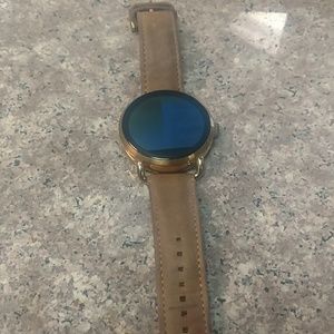 Fossil Q Wander